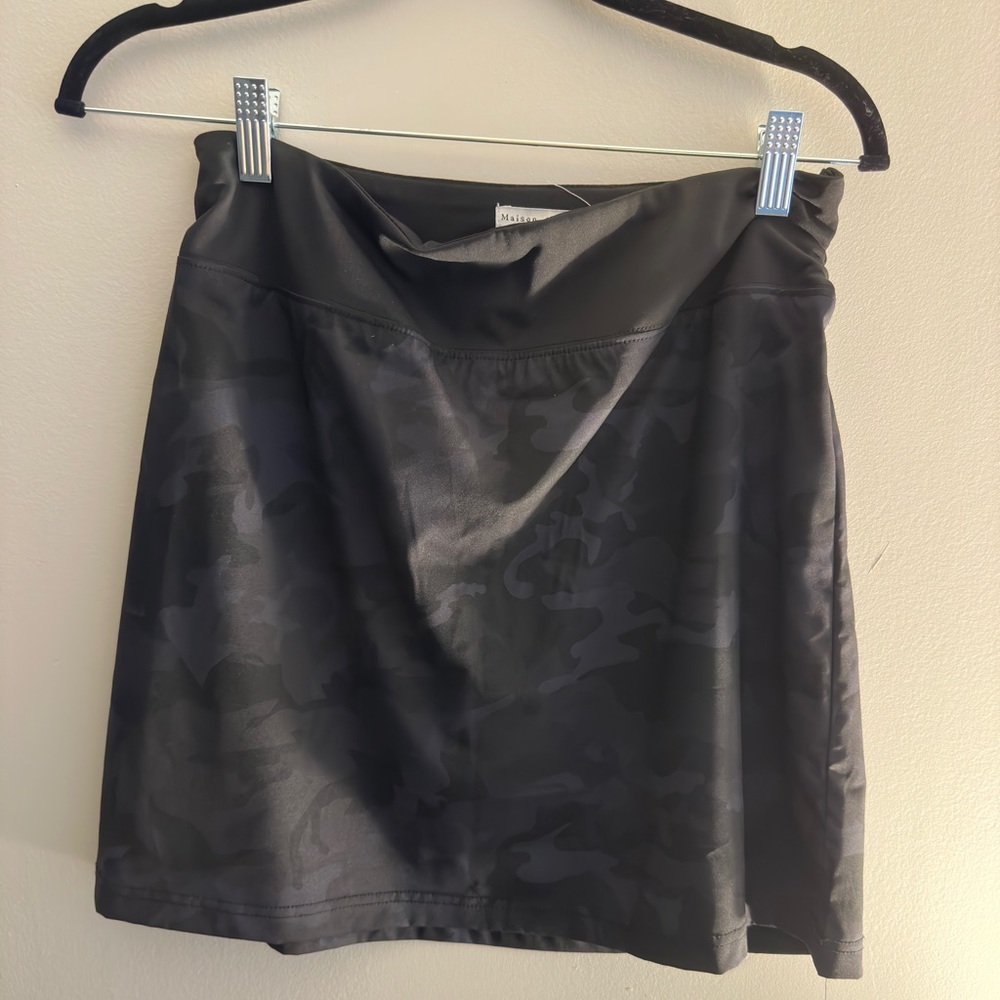 Madison d’Amélie black camo skort, Women’s size xs